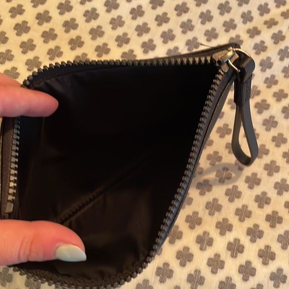 Lululemon wristlet - Picture 2 of 3